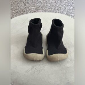 Tiny explorings baby sock shoes pre-walkers size 6 to 12 months used 2-3 times